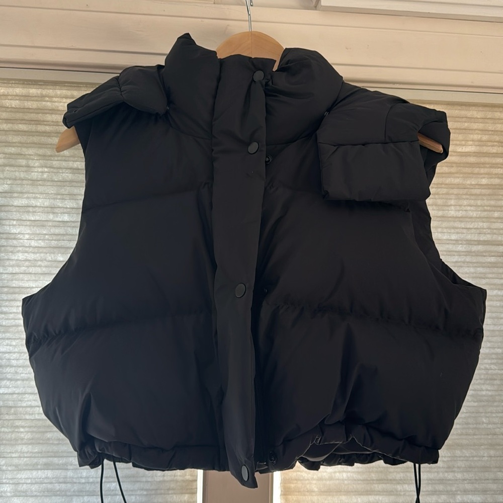 Lululemon Super Crop puffer vest